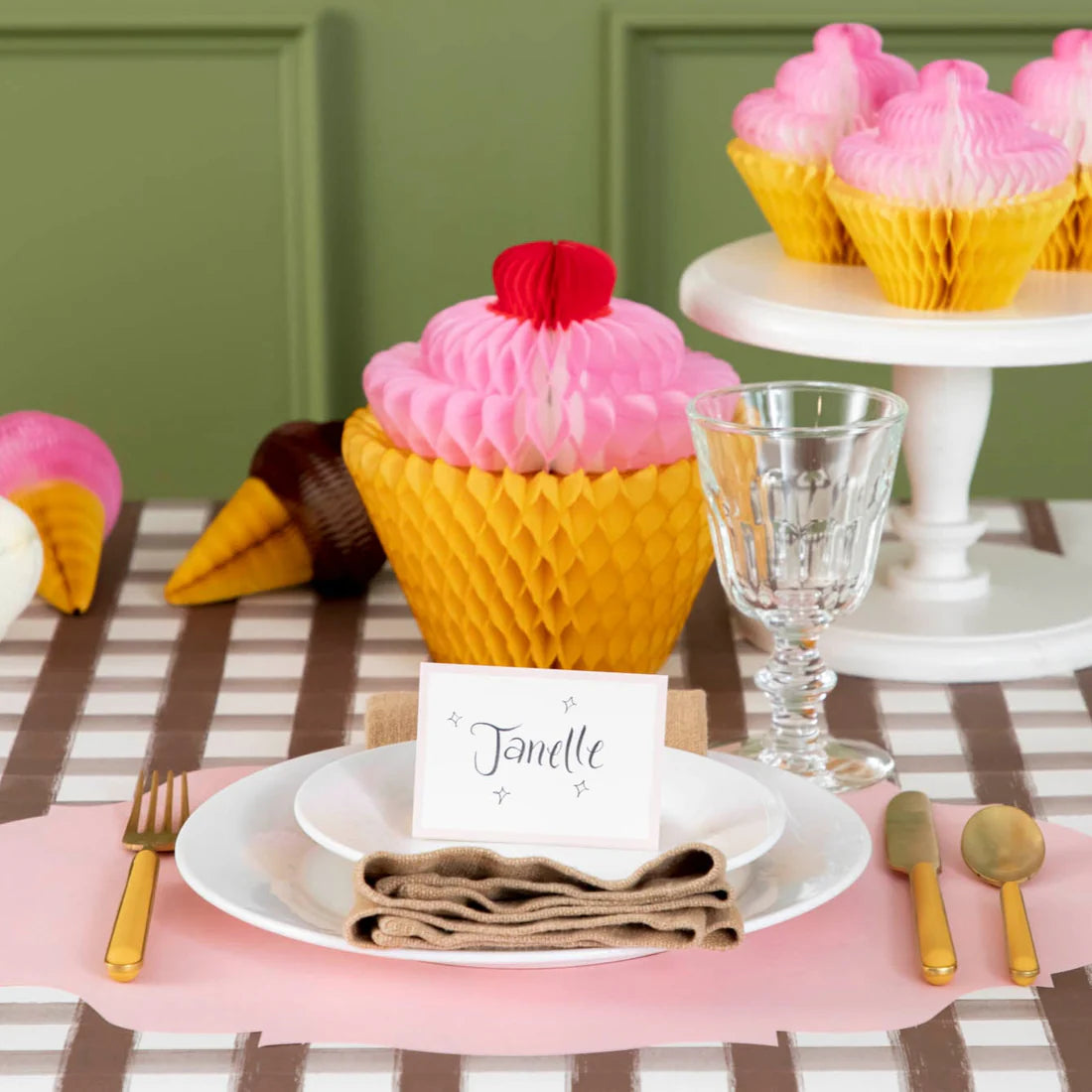 Hester & Cook die-cut Pink French Frame placemat